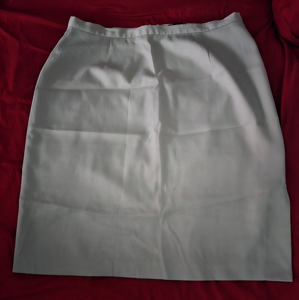 WOMEN SKIRT